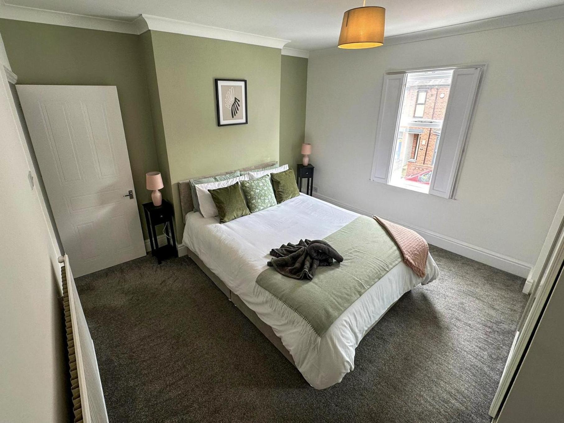 Cecil House - Stylish 2-Bed, Sleeps 5 Guests, Free Parking, Close To Cathedral, Bars & Restaurants Lincoln Bagian luar foto
